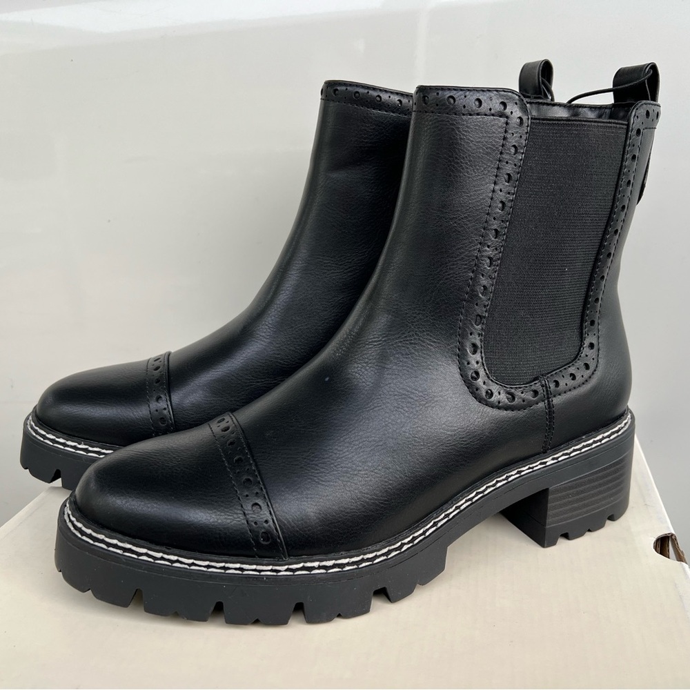 St. John’s Bay Black Leather Chelsea Boots Women’s Size 9.5 – Cap Toe NEW